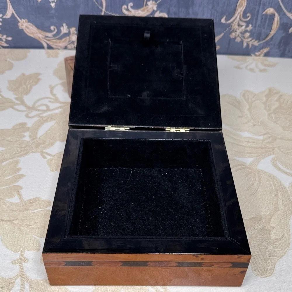Vintage Estate Wood Inlay Jewelry Box With Picture Opening and Velvet Lining